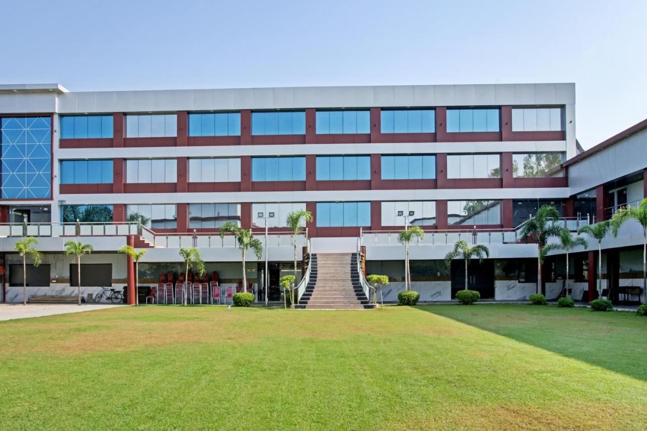 Hotel OYO 62241 Swastik Garden Dhāmpur Exterior foto